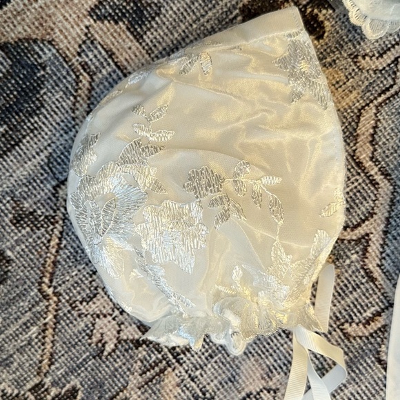 White lace baby christening gown + bonnet, vintage style detailing - Picture 3 of 6